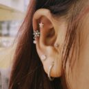 Khuyên tai bạc 925, thiết kế hoa daisy đá rơi, chốt vặn bi KCV56.135
