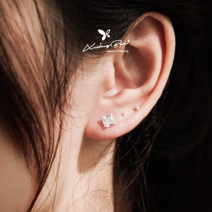 Khuyên nụ đá bạc 925 hình vuông màu trắng đen, chốt cánh bướm KNDVT75 - Hình ảnh 4
