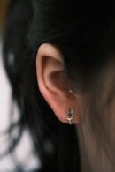 Khuyên tai bạc 925 thiết kế vòng, họa tiết bé thỏ KVCT125