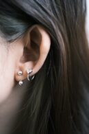 Khuyên tai bạc 925 thiết kế vòng, họa tiết tim đá KVTD125