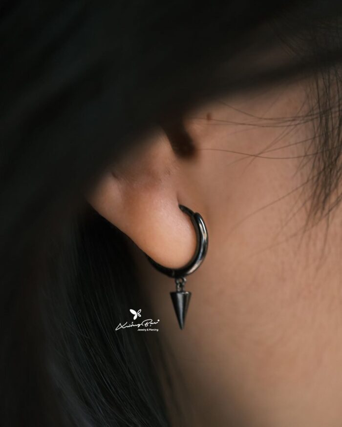 Khuyên tai bạc 925 thiết kế vòng, họa tiết hai màu KV2M165 - Hình ảnh 7